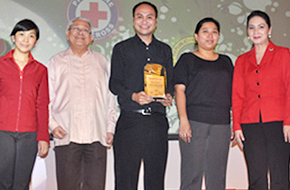 2011.07 Outstanding Blood Service Award images